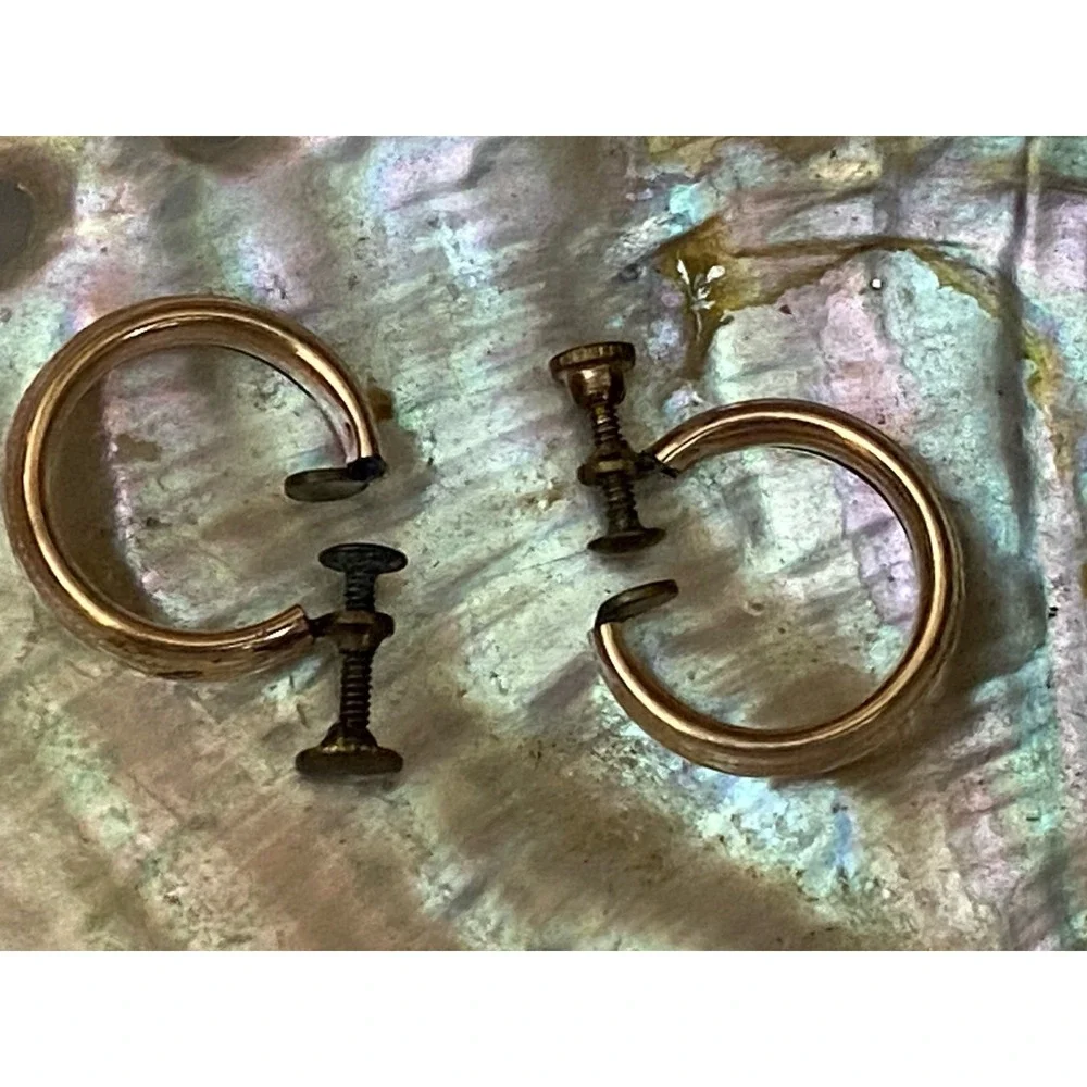 Vintage Etched Yellow Gold Tone Filled? Hoop Screw Back Earrings Huggie 1930-40s